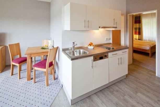 Plusnaturhotel Direkt Am Ederseeufer Waldhotel Wiesemann Und Ferienapartments Waldeck  Exteriör bild