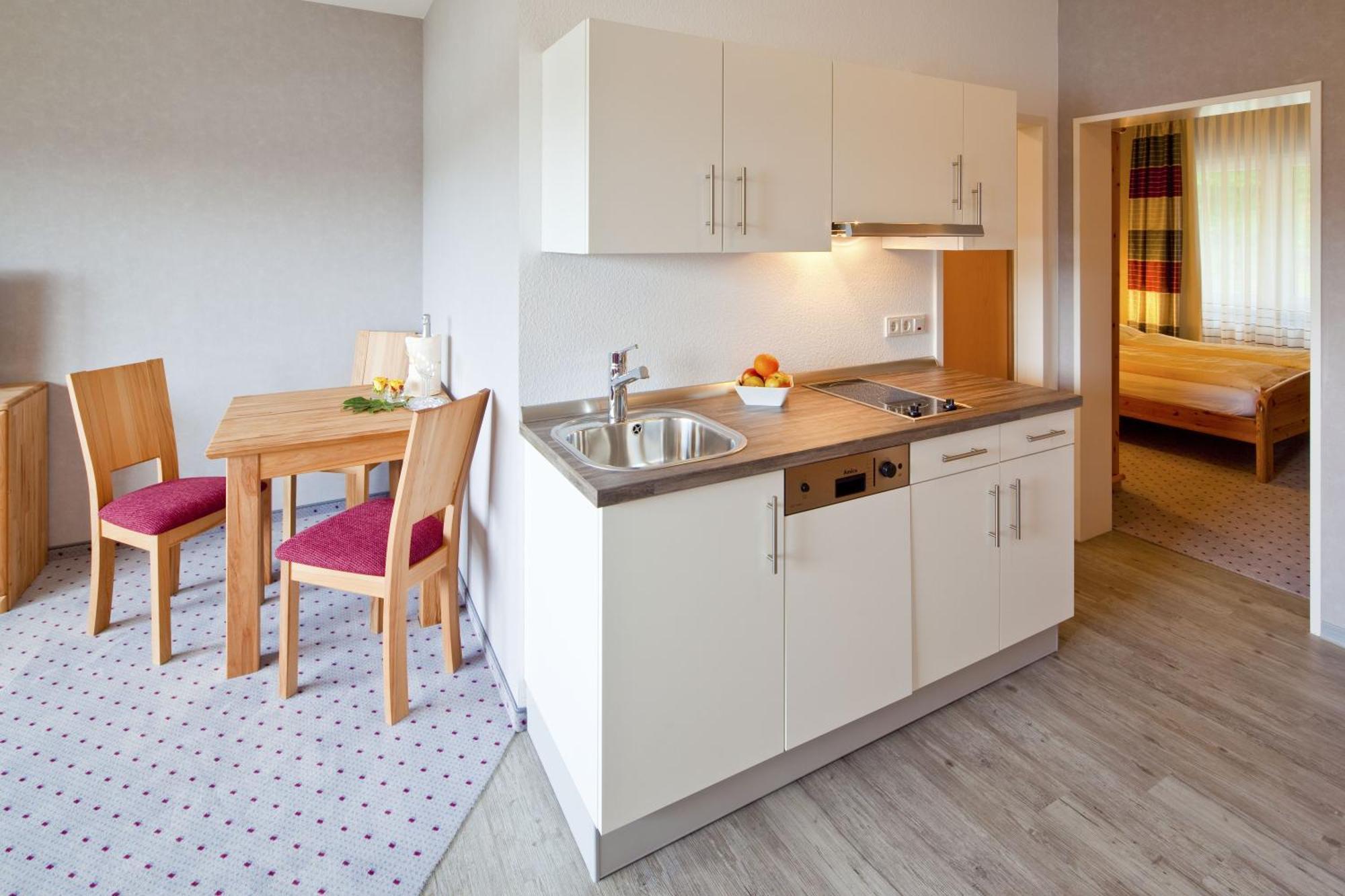 Plusnaturhotel Direkt Am Ederseeufer Waldhotel Wiesemann Und Ferienapartments Waldeck  Exteriör bild